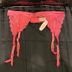 VS lace garter